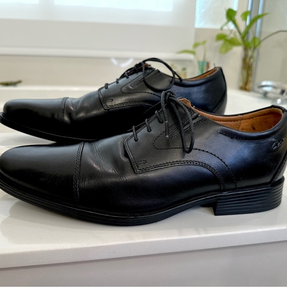 EUC MEN’S CLARKSON LEATHER SHOES - Picture 2 of 13